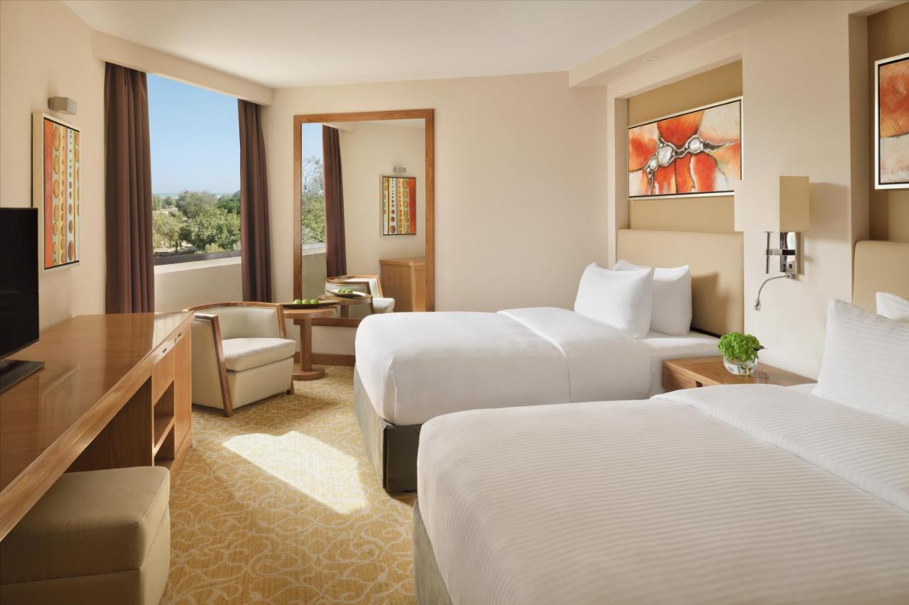 インターコンチネンタル アル ジュバイル Al Al Jubail エクステリア 写真 A guest room at the JW Marriott Desert Springs Resort and Spa