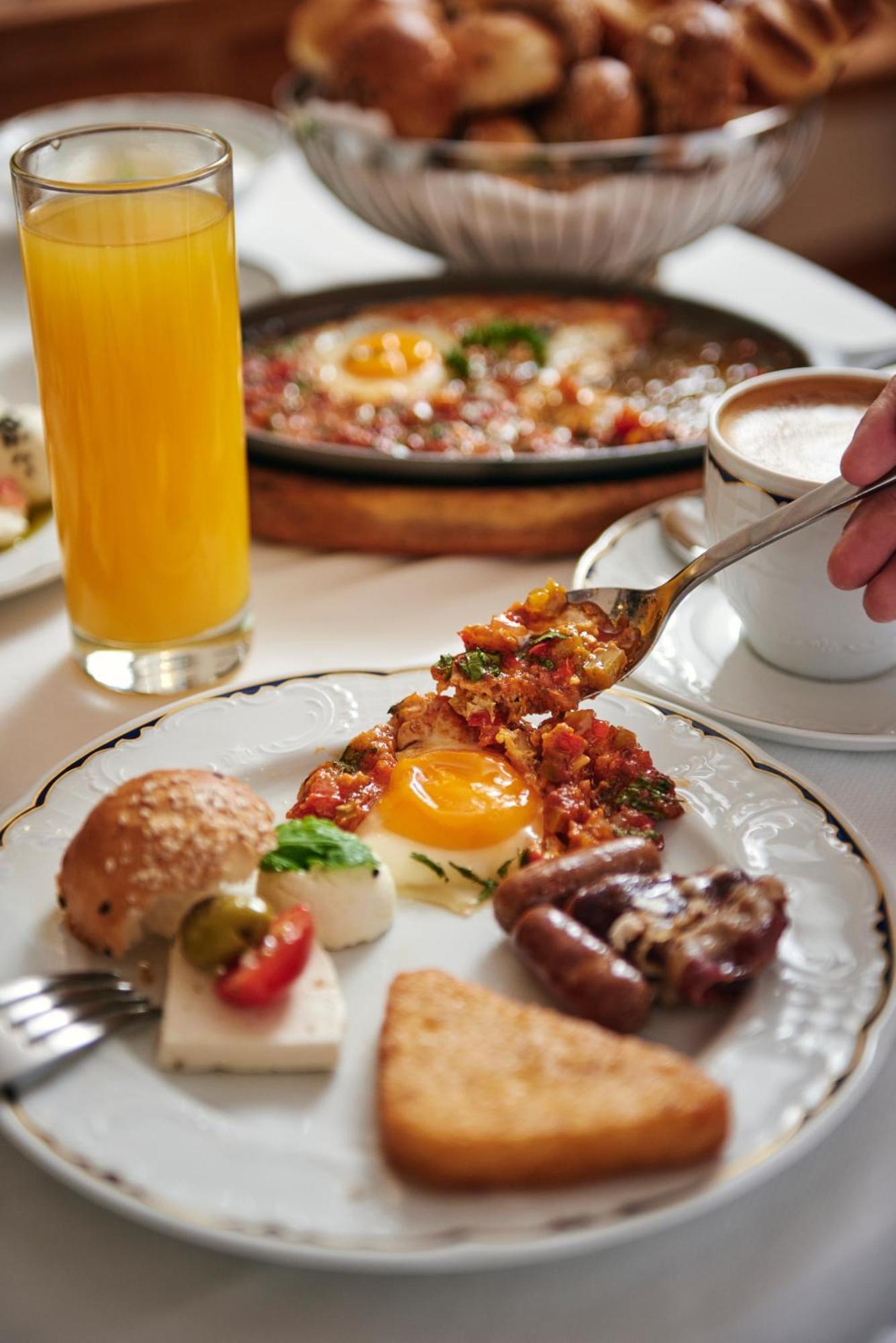 インターコンチネンタル アル ジュバイル Al Al Jubail エクステリア 写真 A traditional Turkish breakfast
