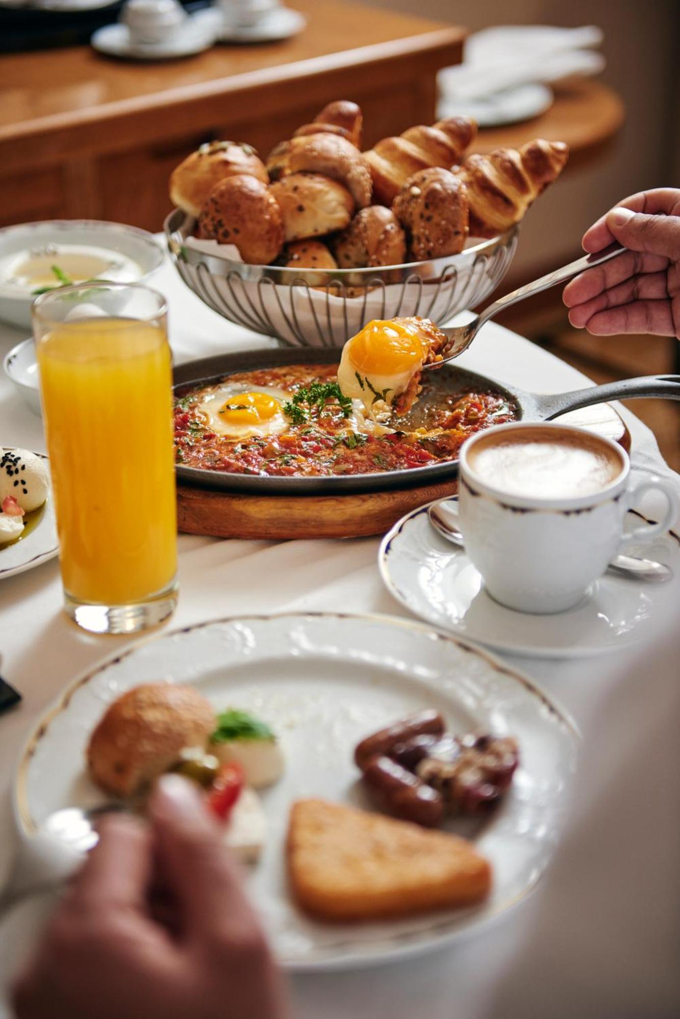 インターコンチネンタル アル ジュバイル Al Al Jubail エクステリア 写真 A breakfast at the hotel