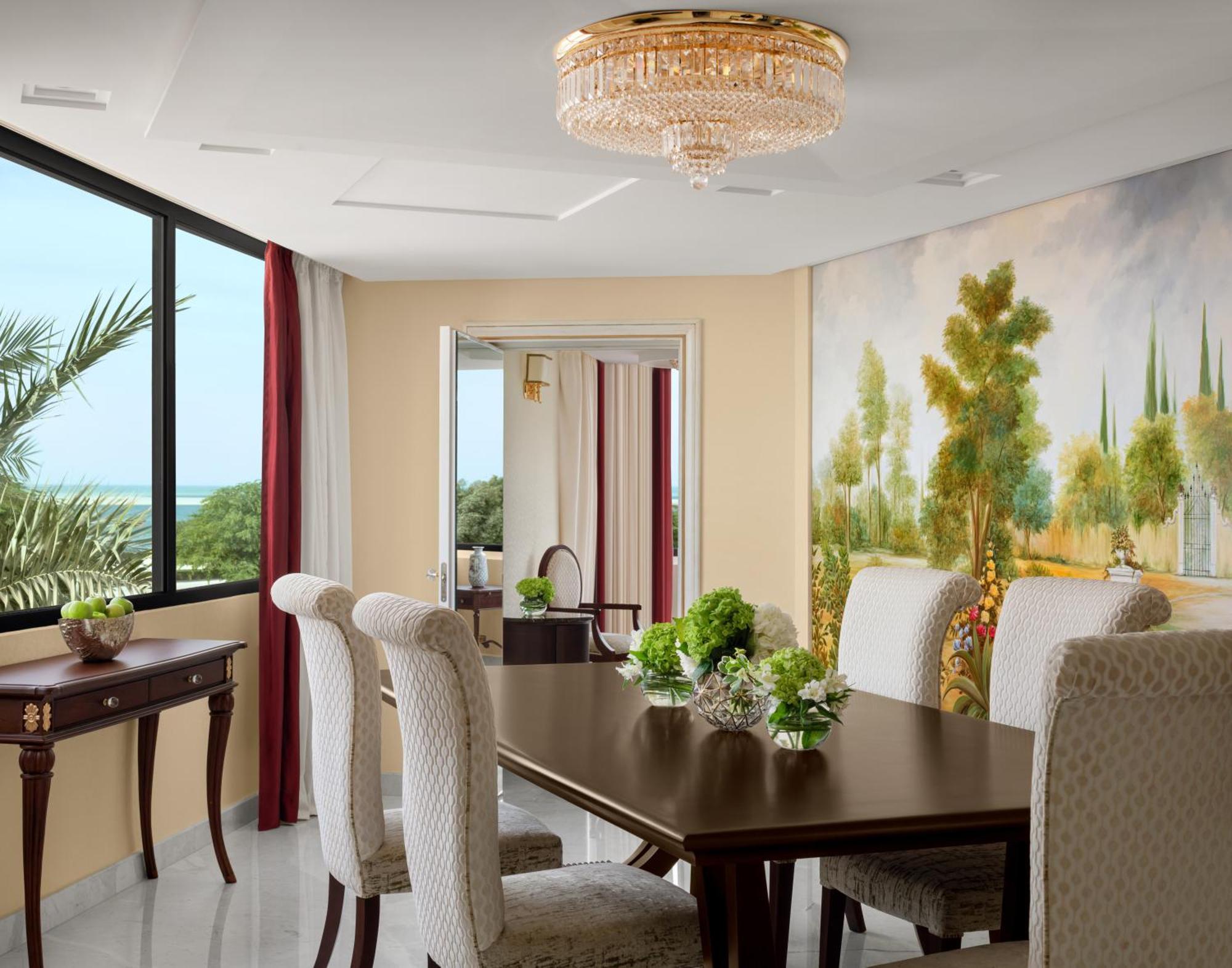 インターコンチネンタル アル ジュバイル Al Al Jubail エクステリア 写真 A dining room
