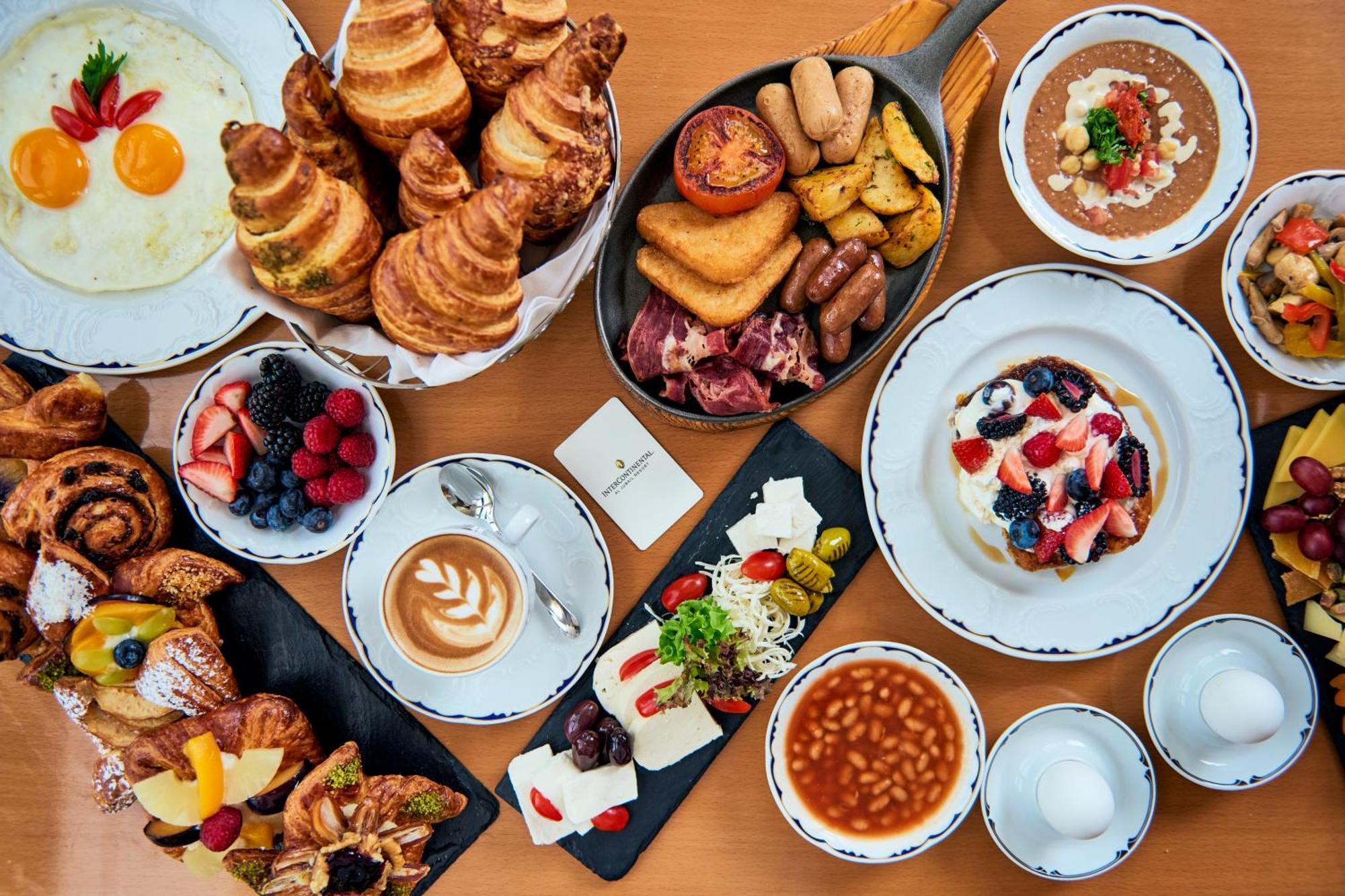 インターコンチネンタル アル ジュバイル Al Al Jubail エクステリア 写真 A full breakfast