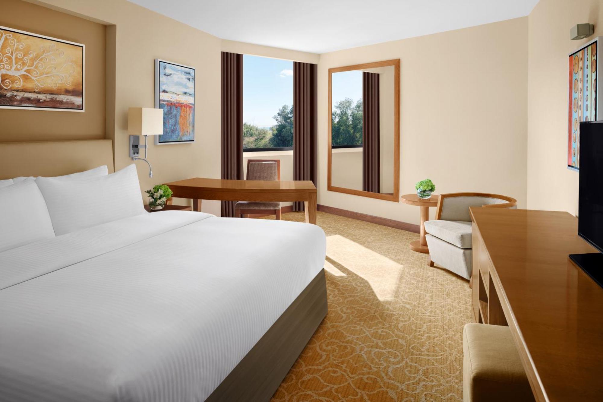 インターコンチネンタル アル ジュバイル Al Al Jubail エクステリア 写真 A typical room at the Hilton Garden Inn