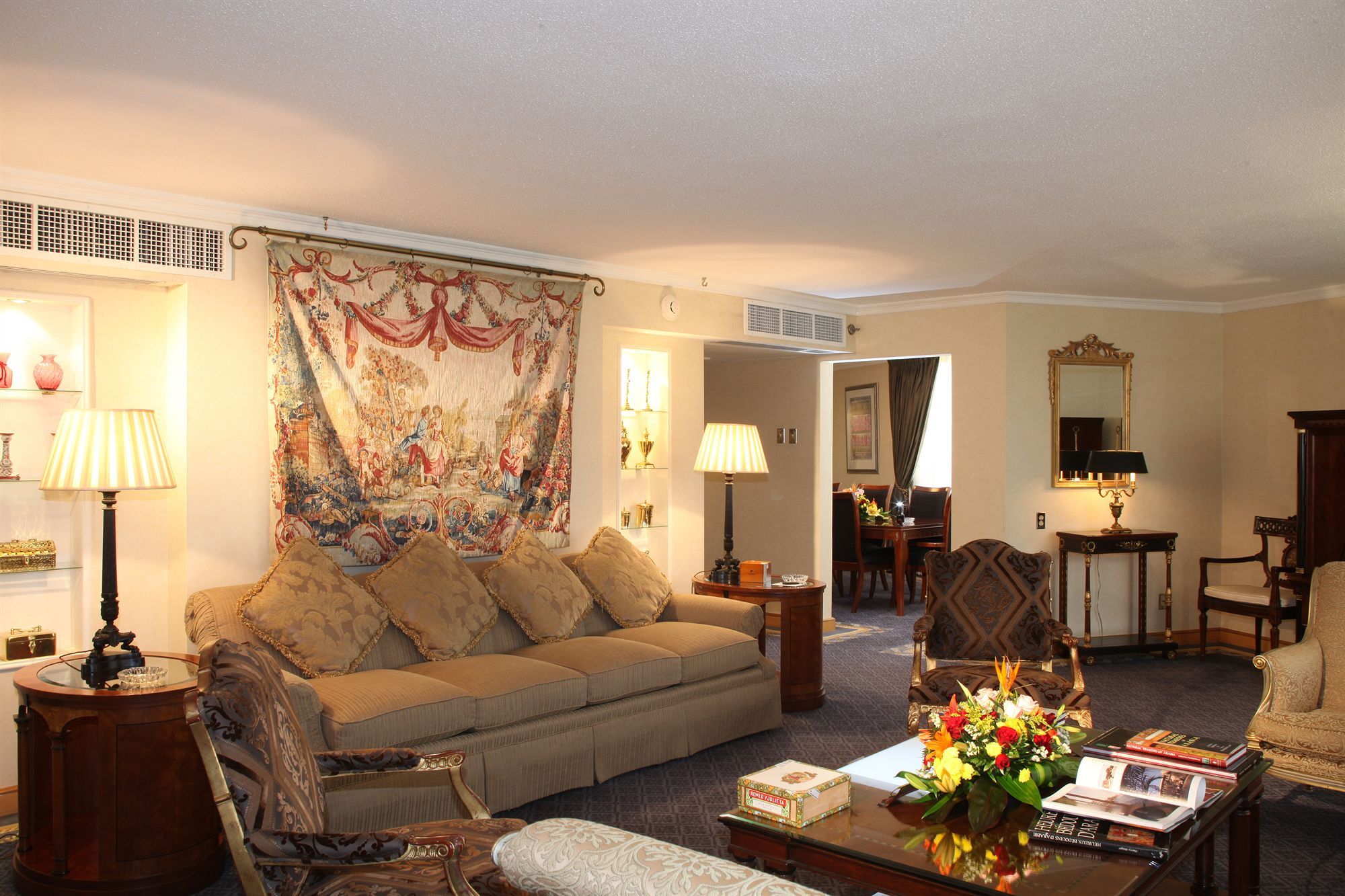 インターコンチネンタル アル ジュバイル Al Al Jubail エクステリア 写真 A suite at the Ritz